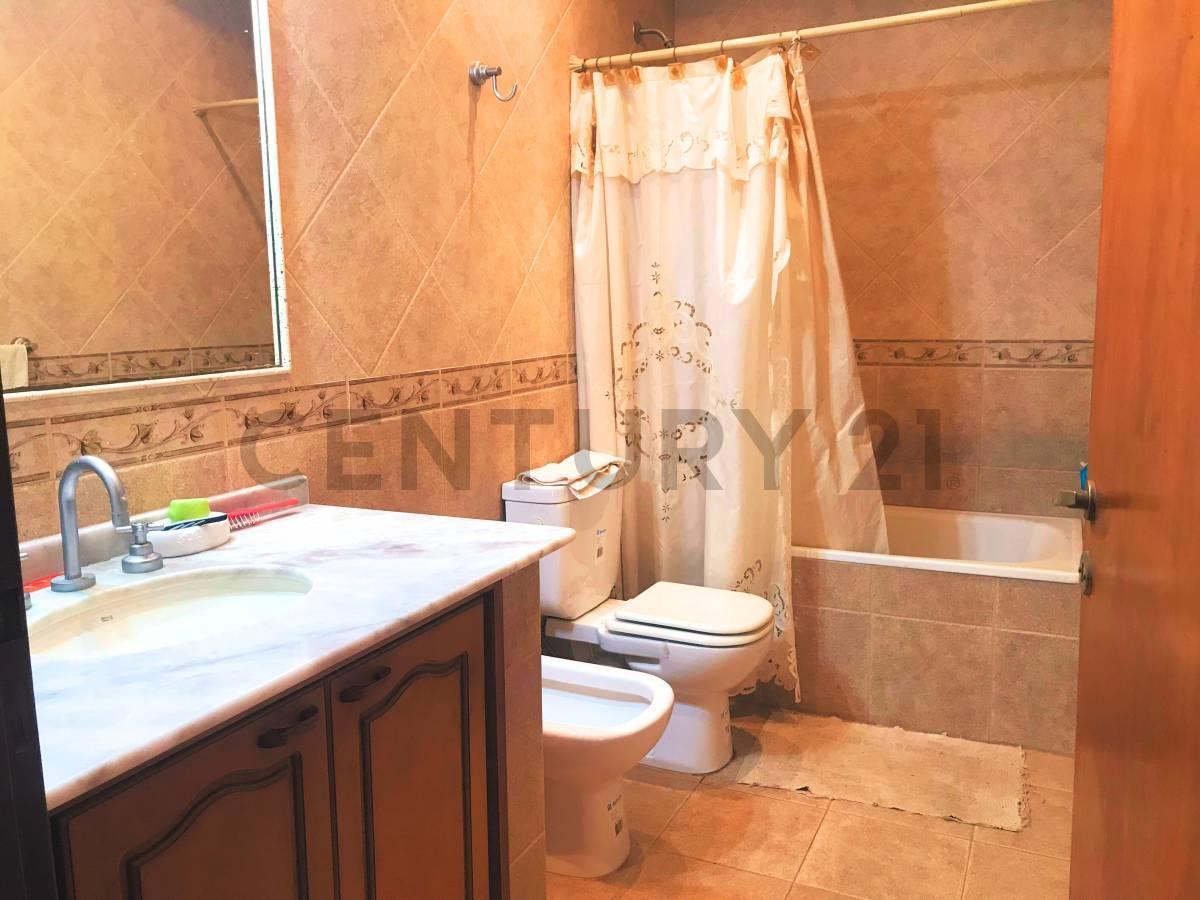 Foto de Venta- Casa 2 dormitorios - coronel dominguez, imagen 2