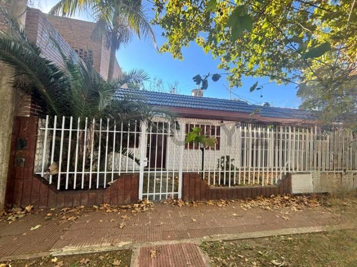 Casa en venta y alquiler en Granadero Baigorria