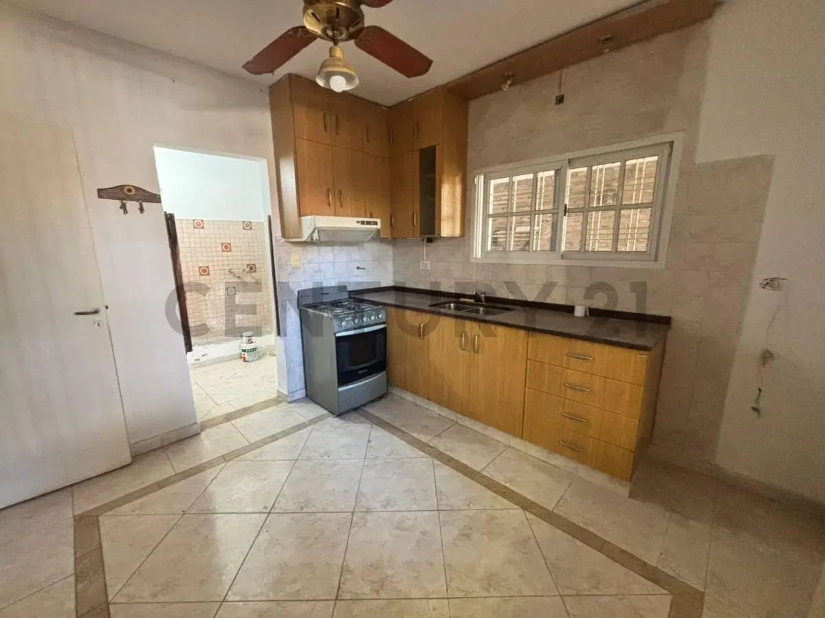 Casa en venta y alquiler en Granadero Baigorria 5