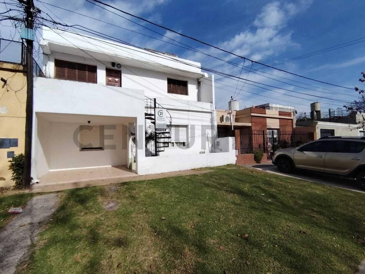 ¡OPORTUNIDAD! DOS CASAS EN UN MISMO LOTE – GRANADERO BAIGORRIA