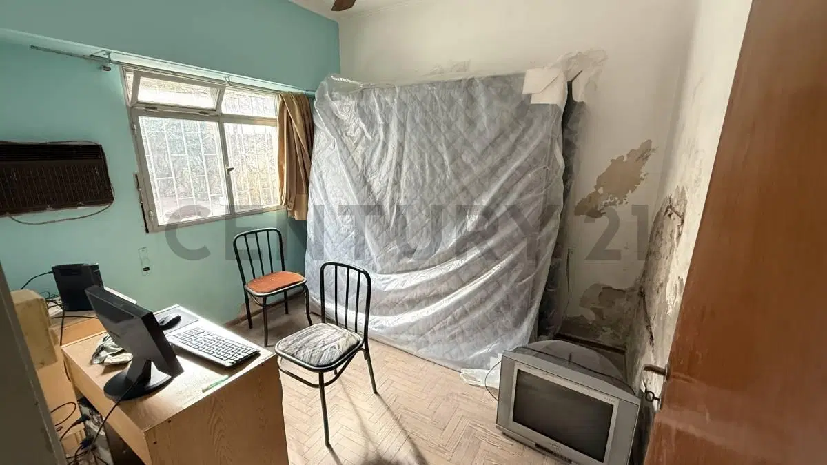 Casa familiar con gran potencial | Ideal para reciclar o desarrollar 5