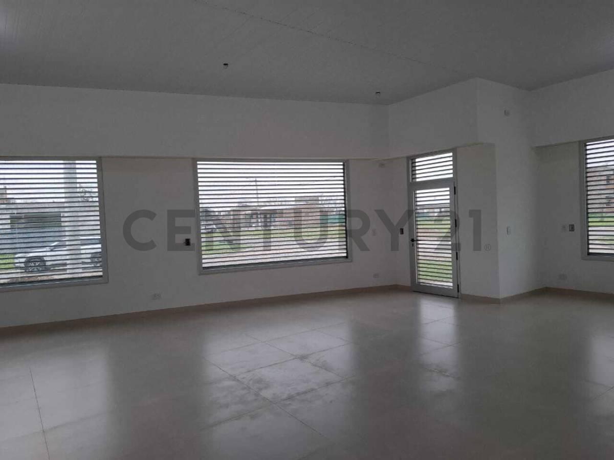 Foto de Alquiler de local Comercial en Ibarlucea, imagen 1