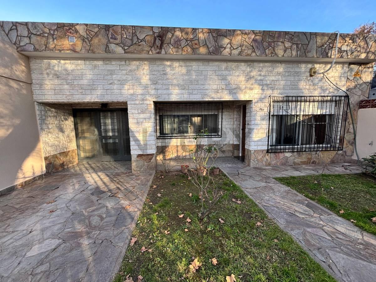 Foto de Casa en Venta 3 Dormis. en el Centro de Granadero Baigorria, imagen 5