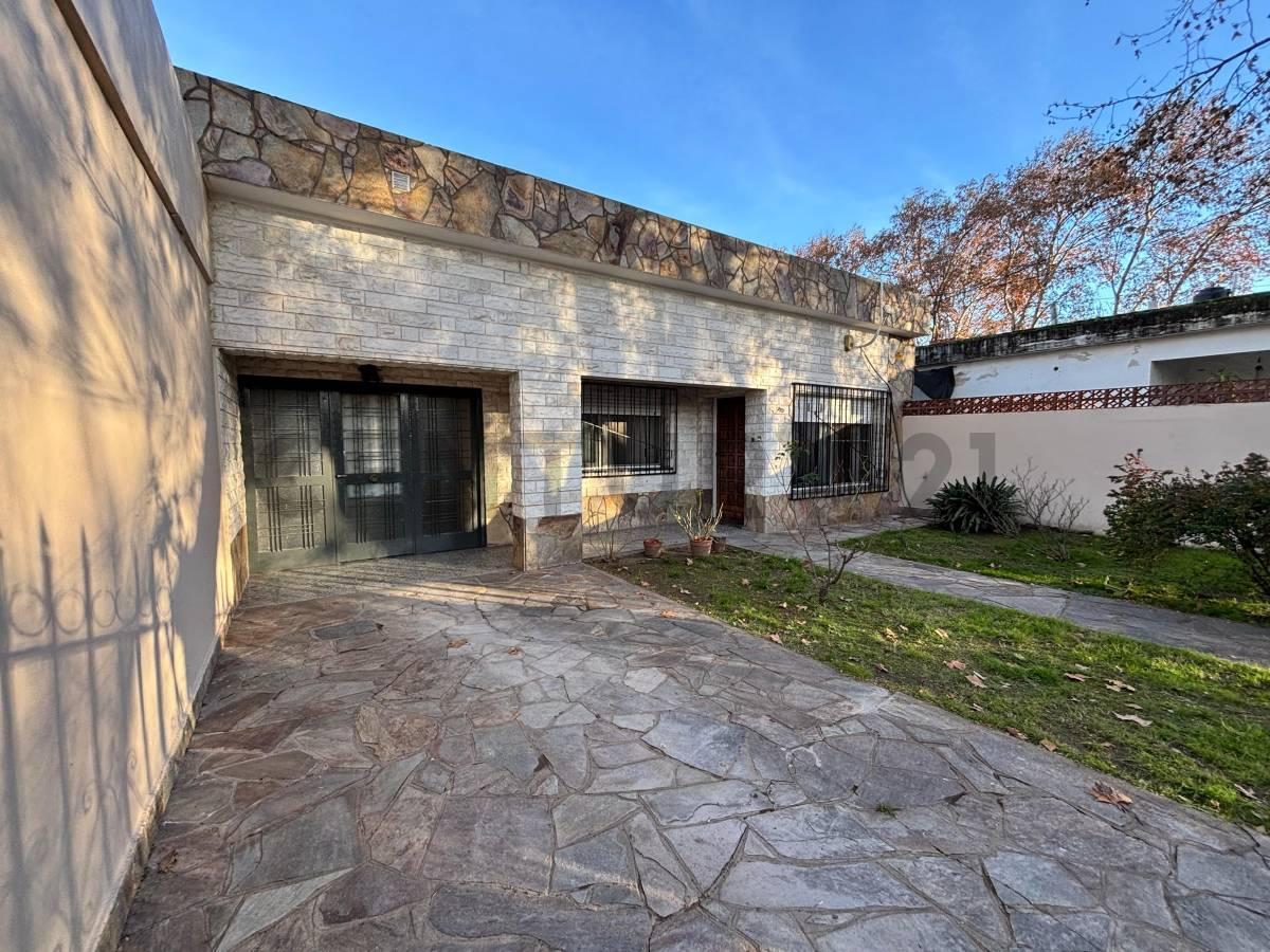 Foto de Casa en Venta 3 Dormis. en el Centro de Granadero Baigorria, imagen 1