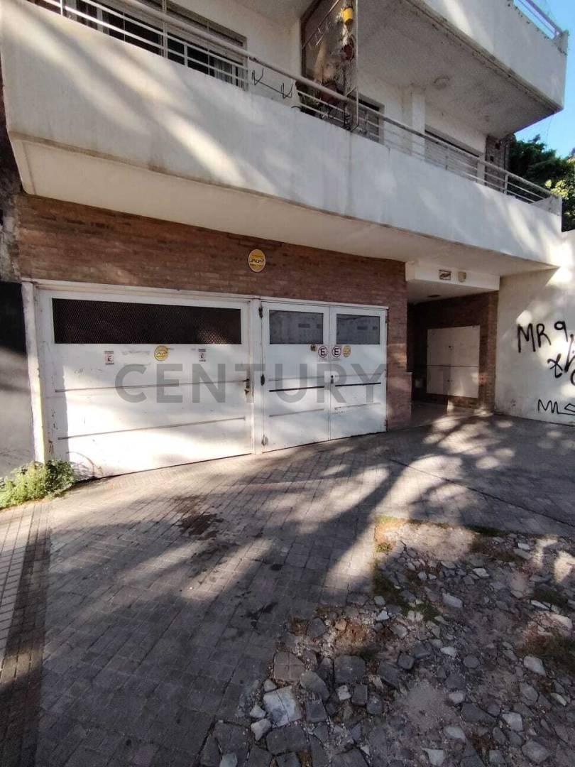 Foto de Venta Cochera sobre Pellegrini, imagen 4