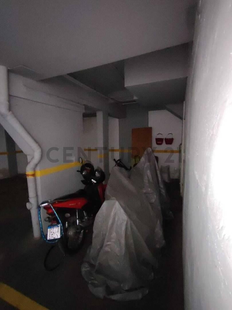 Foto de Venta Cochera sobre Pellegrini, imagen 2
