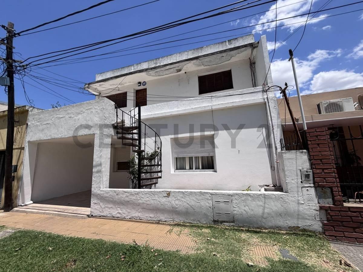 Foto de ¡OPORTUNIDAD! DOS CASAS EN UN MISMO LOTE – GRANADERO BAIGORRIA, imagen 1