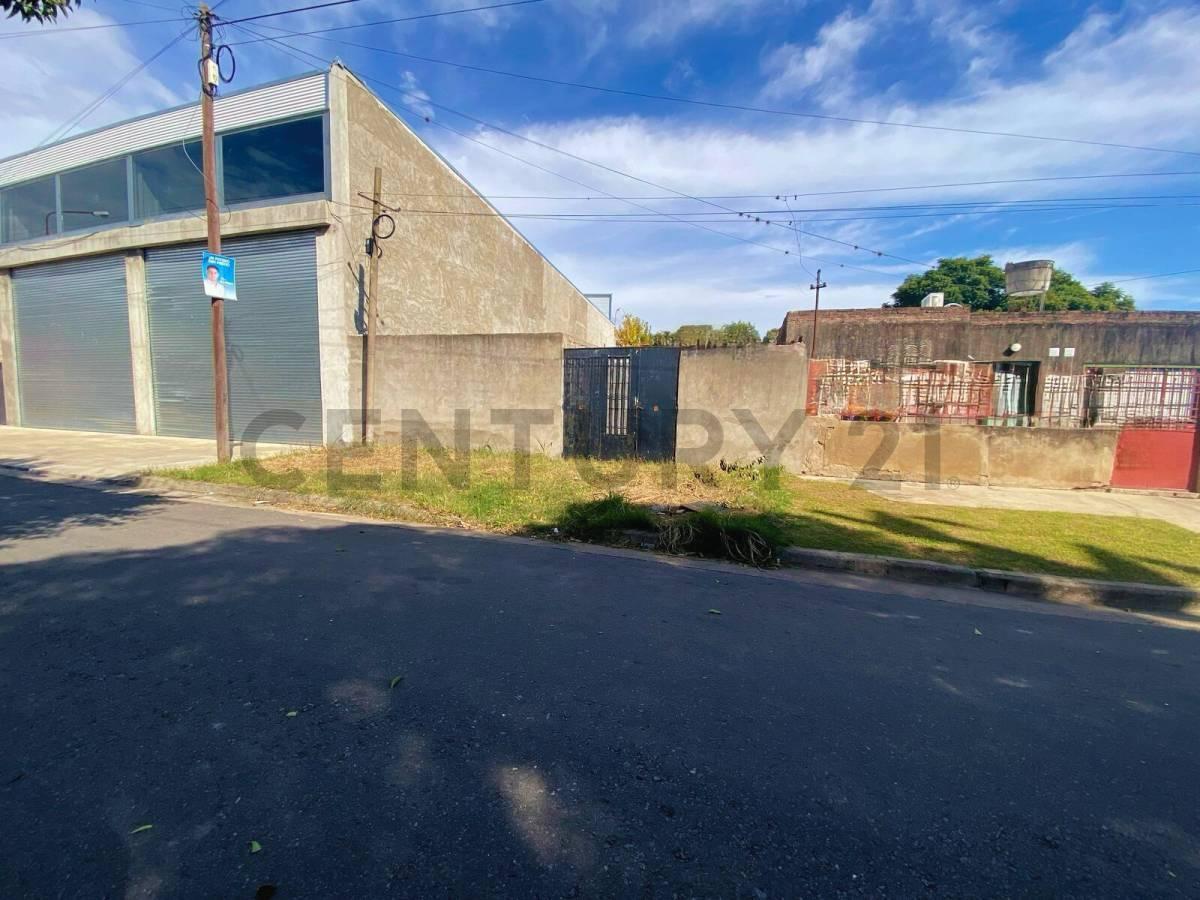 Foto de Lote con Doble Ingreso y Potencial Comercial - Pueblo nuevo, imagen 3