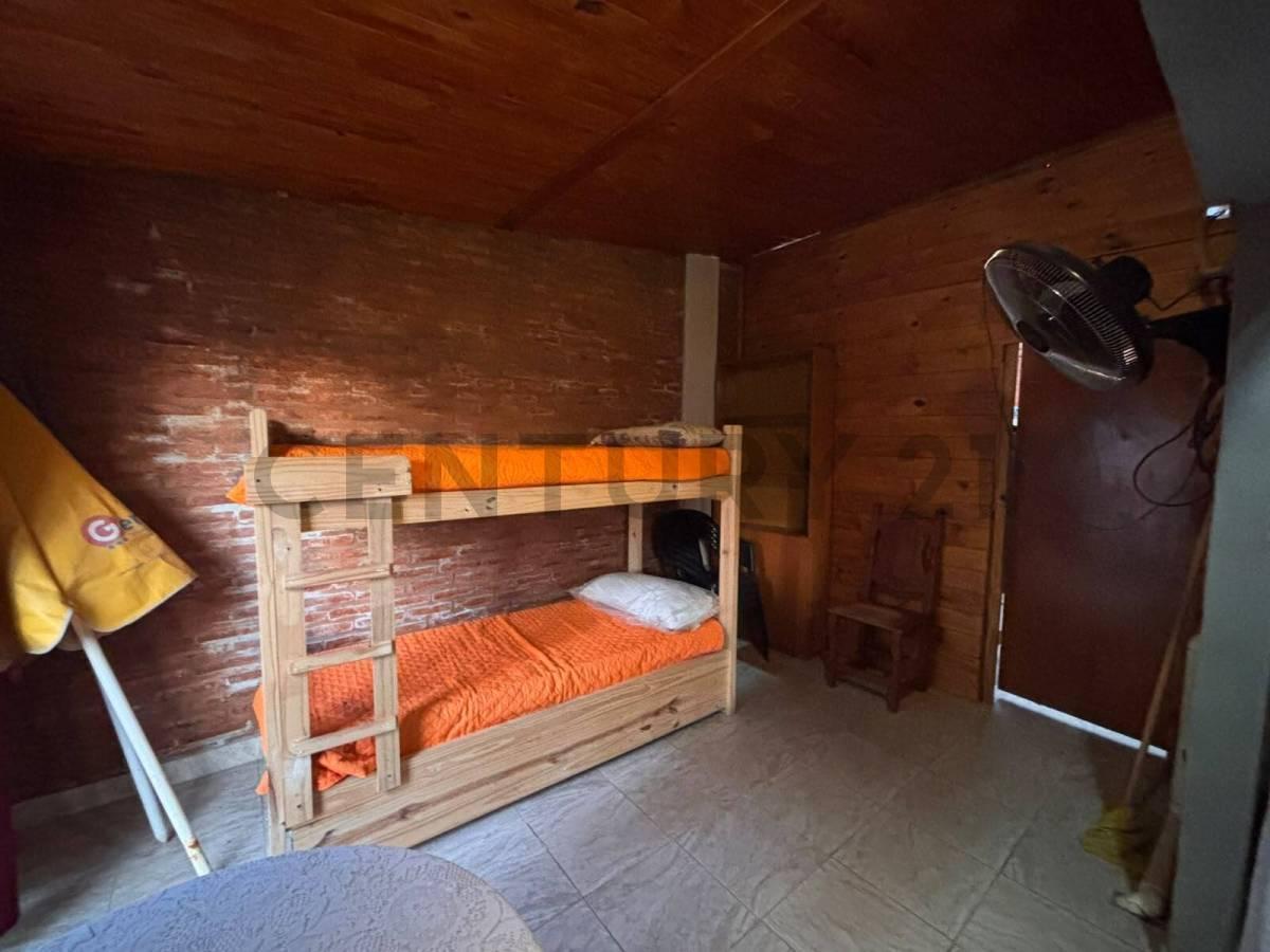 Foto de Casa con Pileta y quincho en Ibarlucea, imagen 2