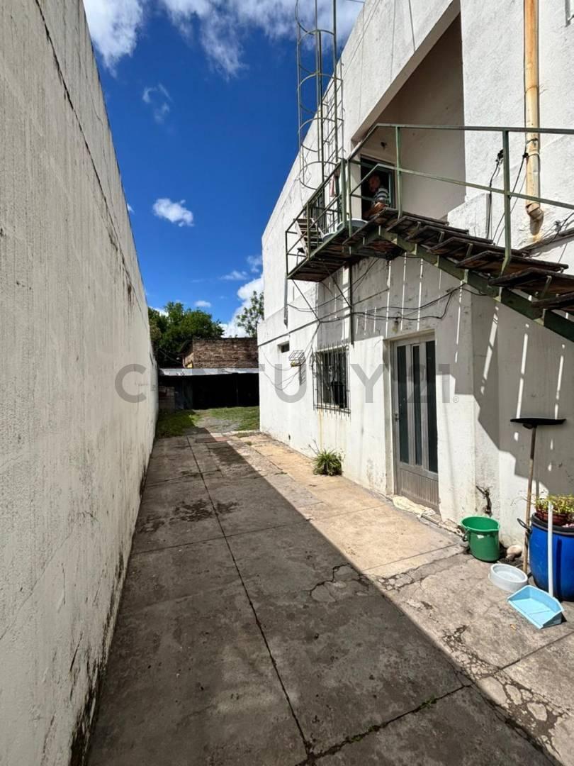 Foto de COMPLEJO DE 4 DEPARTAMENTOS EN VENTA – GRANADERO BAIGORRIA, imagen 3