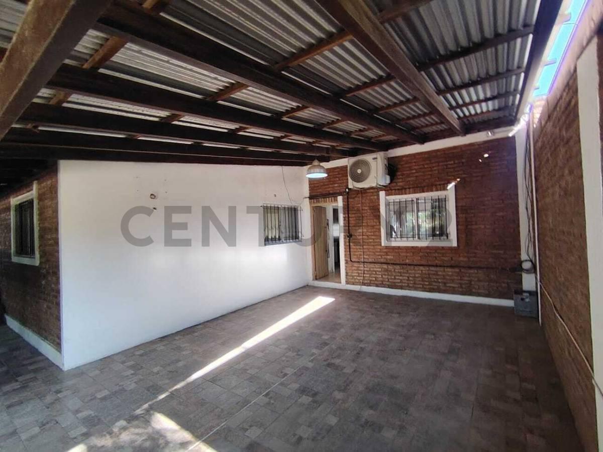 Foto de Casa en Venta en Ibarlucea con pileta, imagen 1