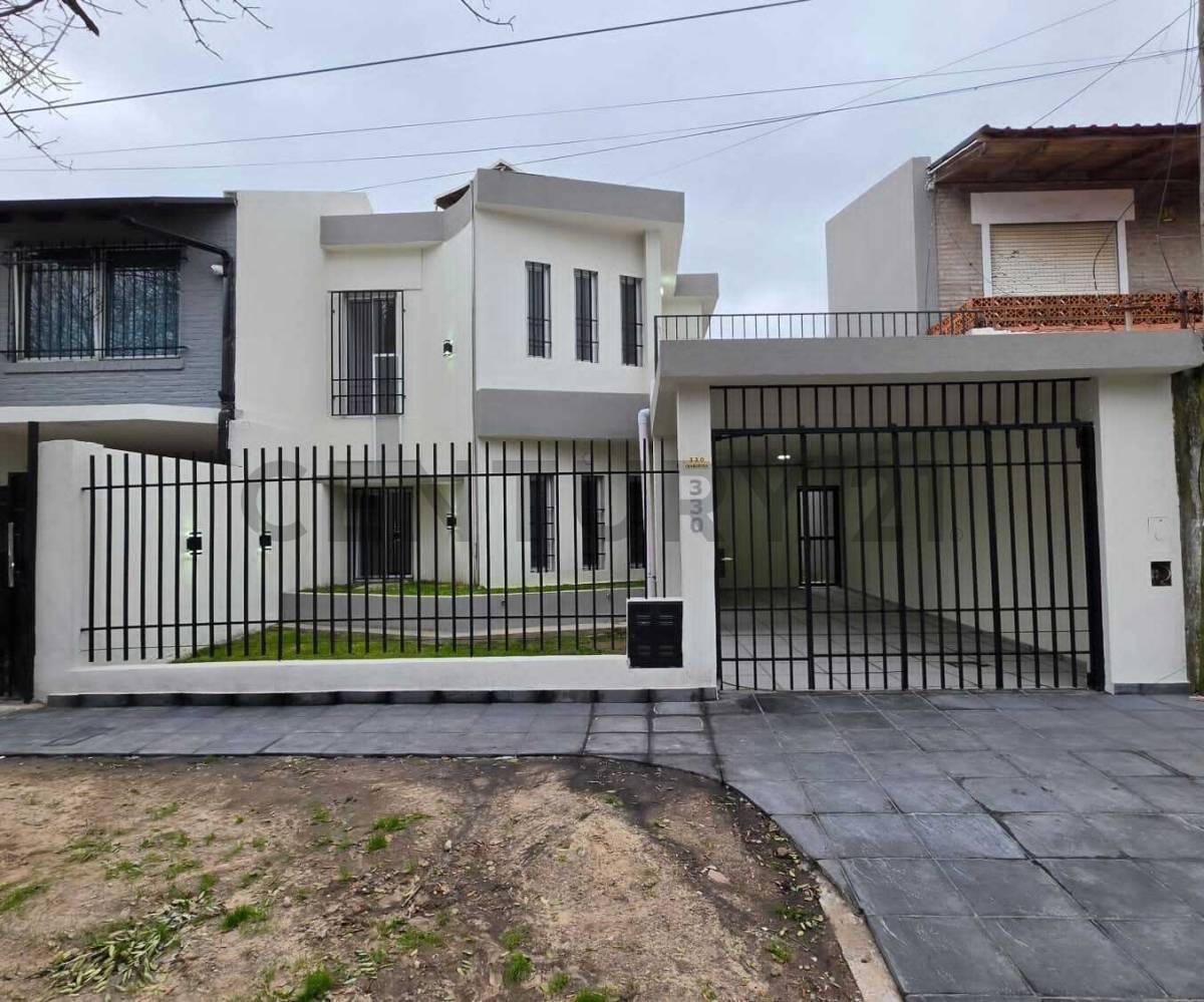 Foto de VENTA DE CASA 3 DORMITORIOS RECICLADA 100% LADO RIO, imagen 1