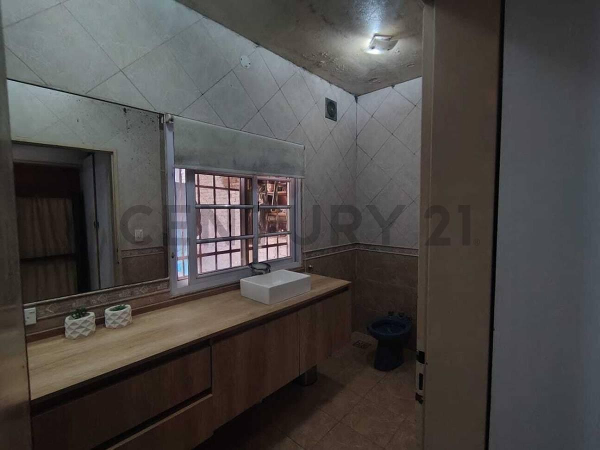Foto de VENTA CASA EN GRANADERO BAIGORRIA LADO RIO, imagen 4