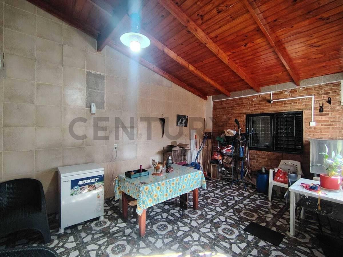 Foto de CASA 3 DORMITORIOS EN BARRIO LOS NARANJOS, imagen 3