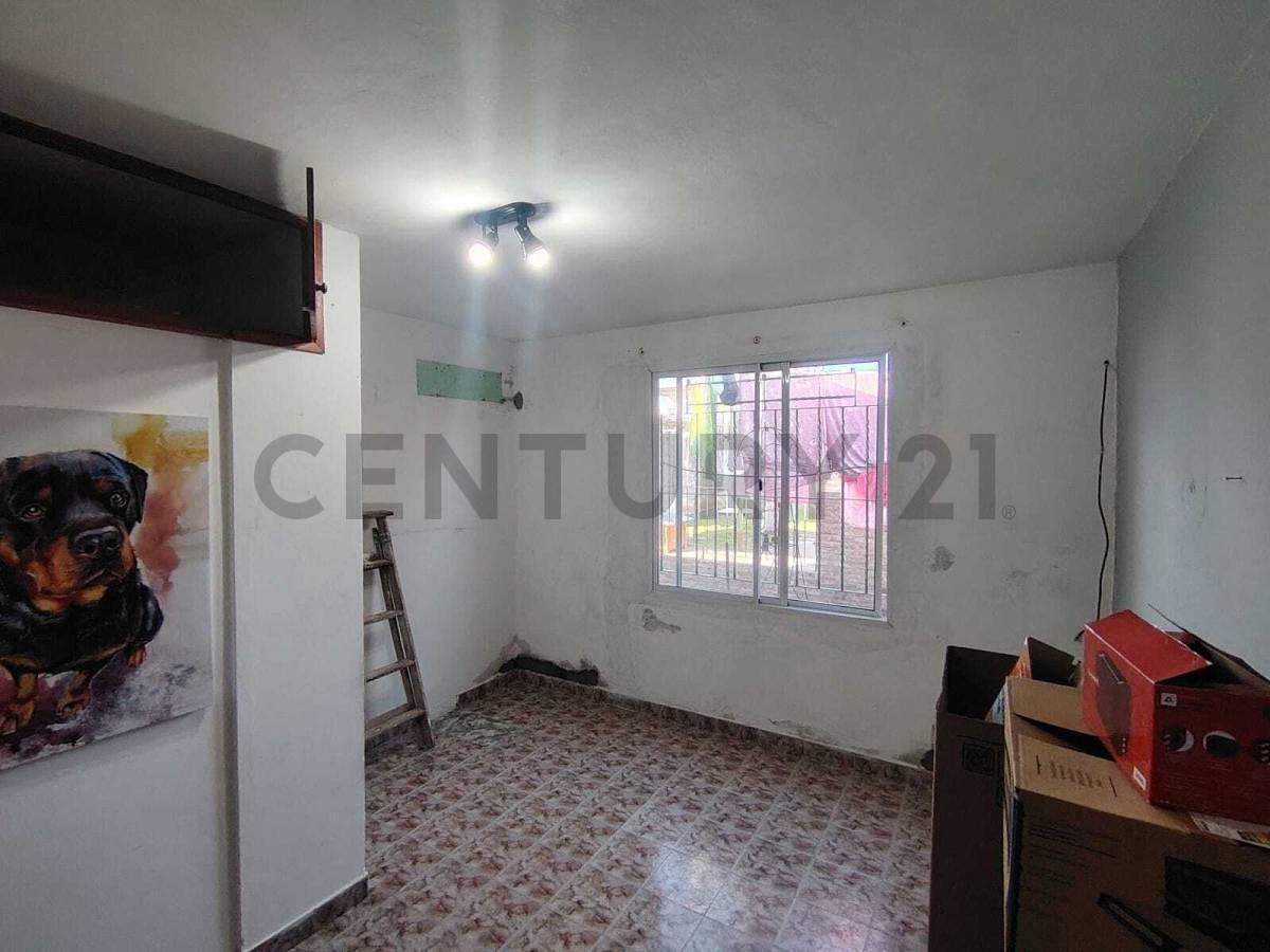 Foto de CASA 3 DORMITORIOS EN BARRIO LOS NARANJOS, imagen 4
