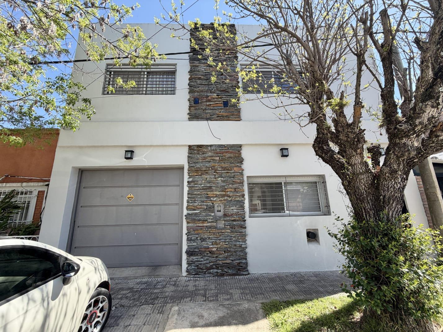 Foto de VENTA | CASA DE 3 DORMITORIOS CON JARDÍN Y PILETA | APTA CRÉDITO, imagen 3