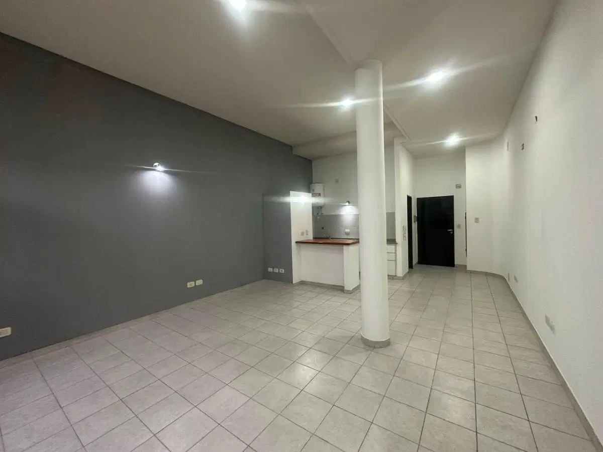 Monoambiente en Alquiler en Merlo Centro a 250 mts de la Estacion 1