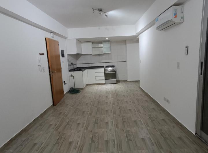 Departamento 3 ambientes con patio y cochera 4