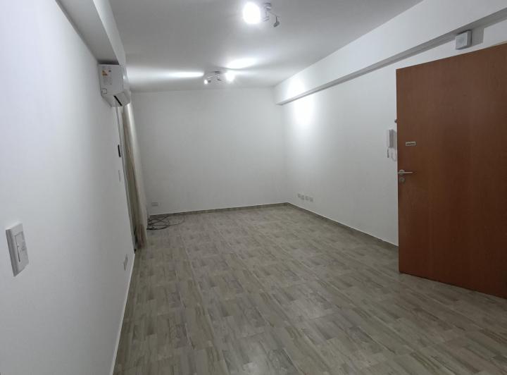 Departamento 3 ambientes con patio y cochera 1