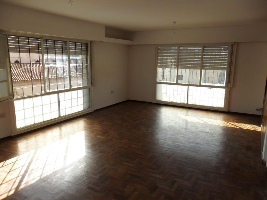 Departamento en Semipiso 110 m² con Cochera Doble 1