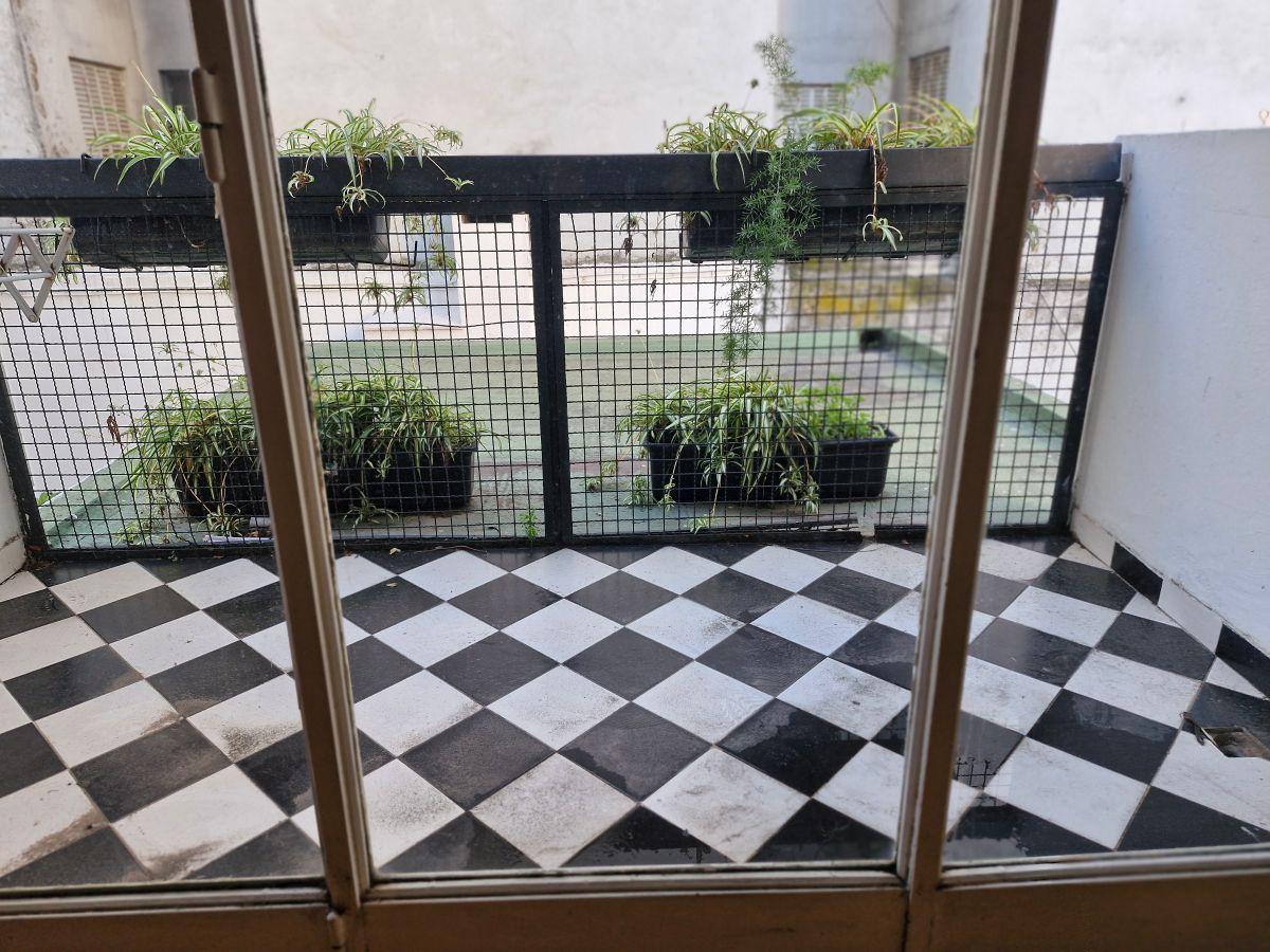 Foto de Venta, departamento 5° piso Talcahuano y Arenales 76 mts. Con balcón., imagen 1