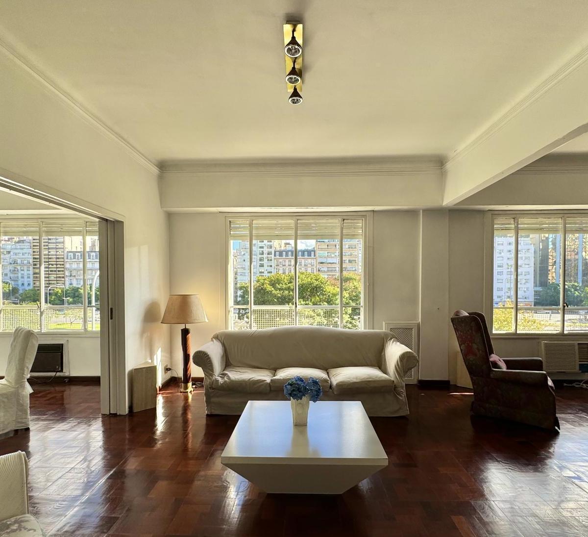 Venta de Espectacular Piso de Categoría con Terraza 1