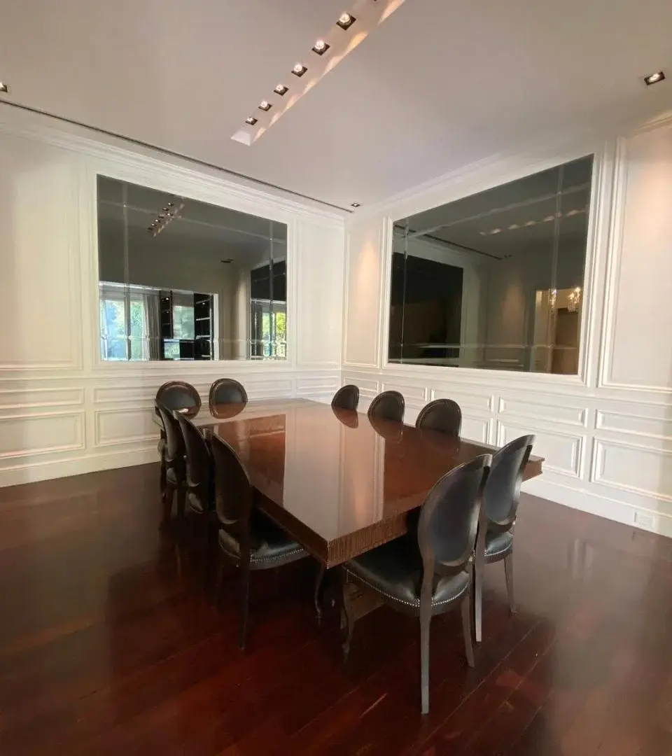 Oportunidad alquiler casa a nuevo en Barrio Parque, 760m2 con jardín y pileta! 5