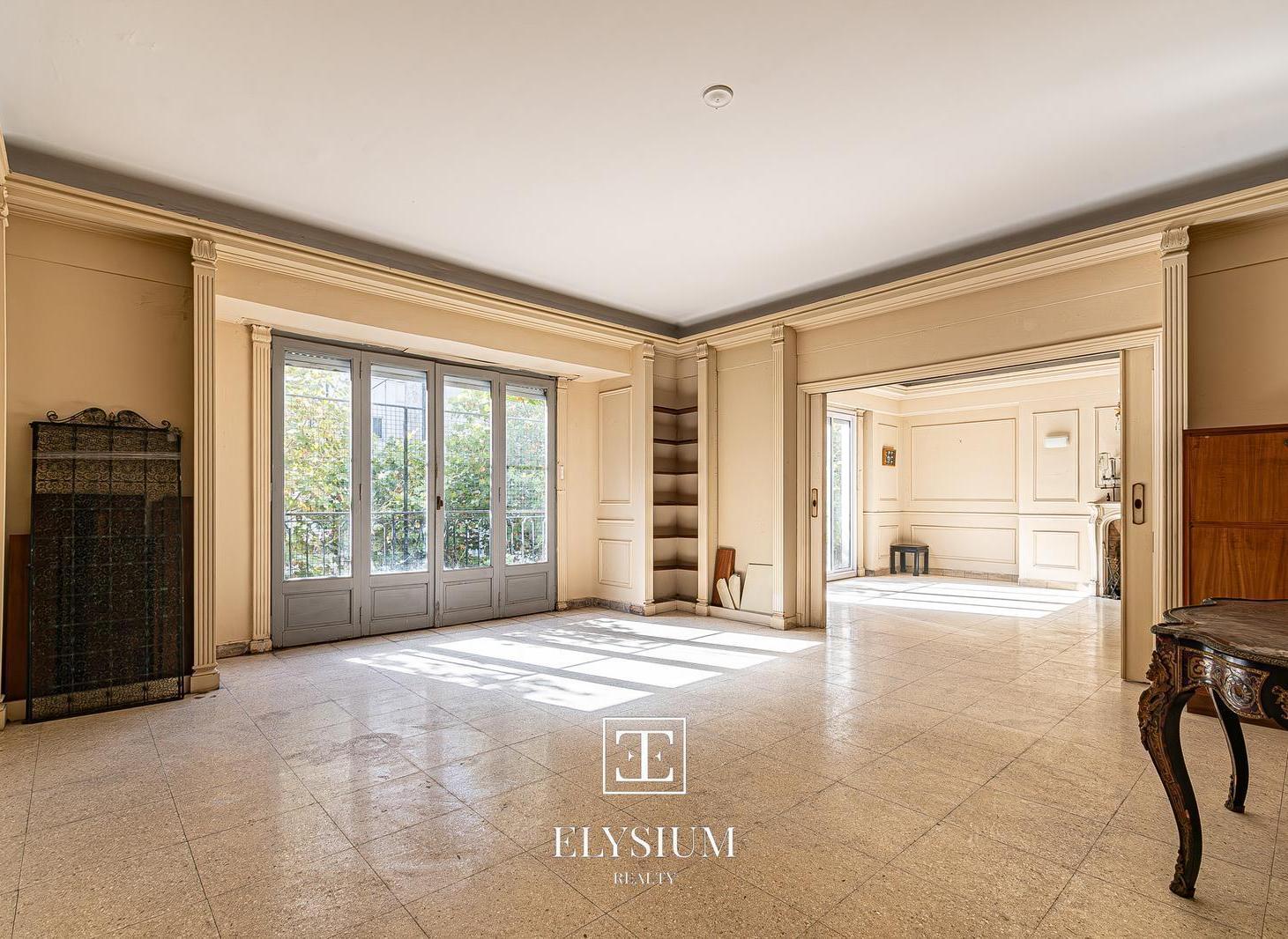 Venta de departamento de categoría en Recoleta, muy luminoso, con balcón, baulera y cochera