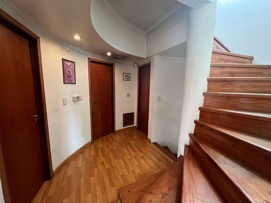 VENTA DE CASA DE CATEGORIA EN LOMAS DE ZAMORA
