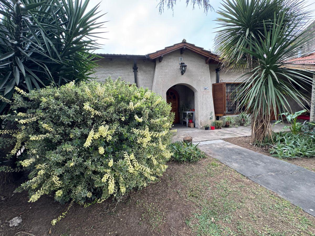 Foto de CHALET DE 4 AMBIENTES SOBRE LOTE DE 15X60, imagen 1