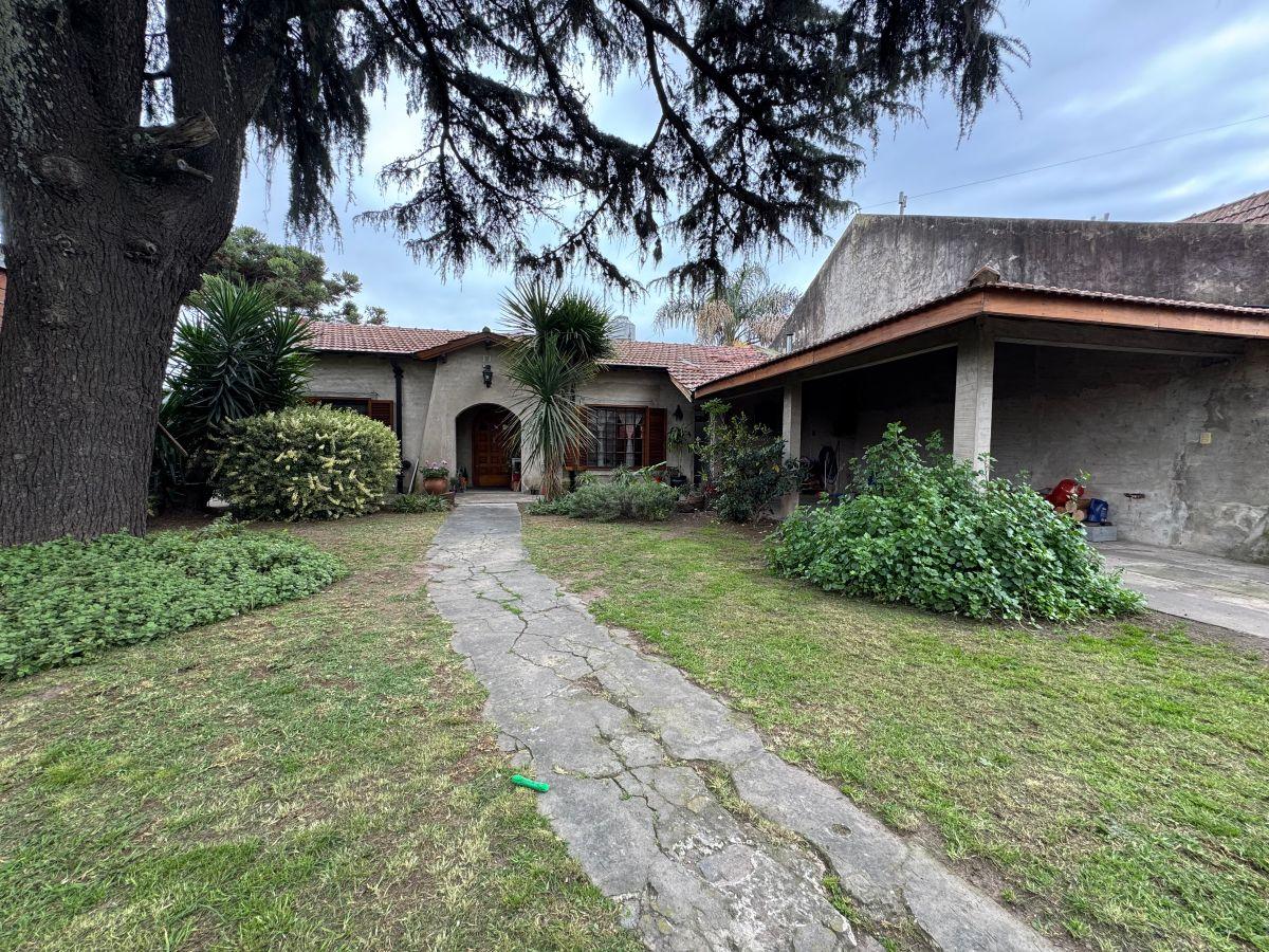 Foto de CHALET DE 4 AMBIENTES SOBRE LOTE DE 15X60, imagen 2