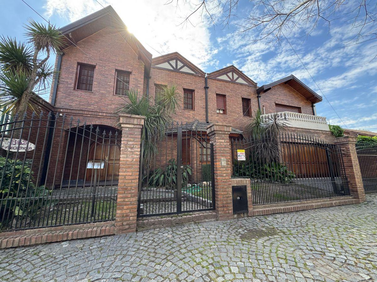 Foto de CHALET DE 5 AMBIENTES DE CATEGORÍA EN MONTE GRANDE, imagen 3