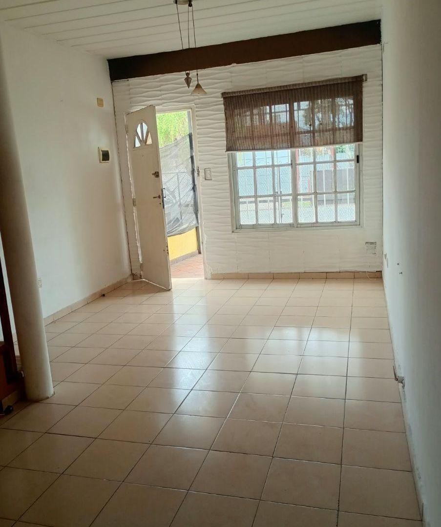 Foto de Venta Duplex 3 Ambientes con Cochera y fondo libre., imagen 3
