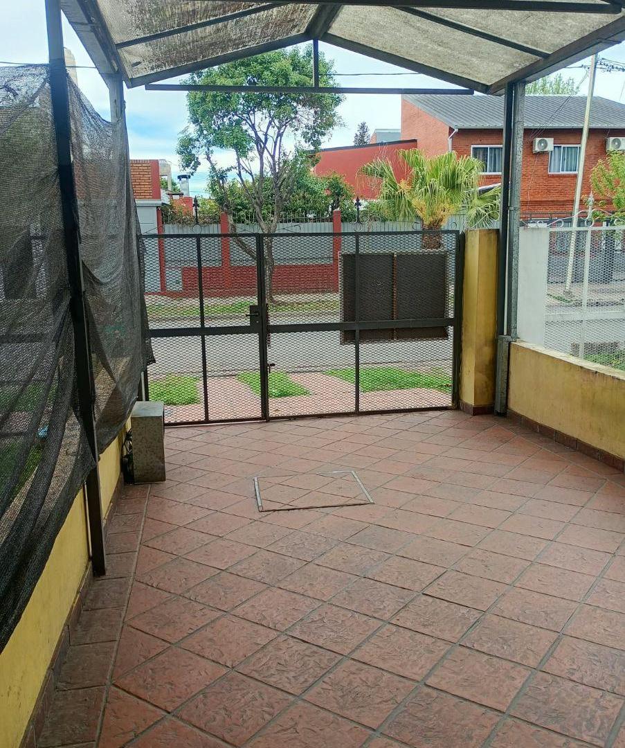 Foto de Venta Duplex 3 Ambientes con Cochera y fondo libre., imagen 2
