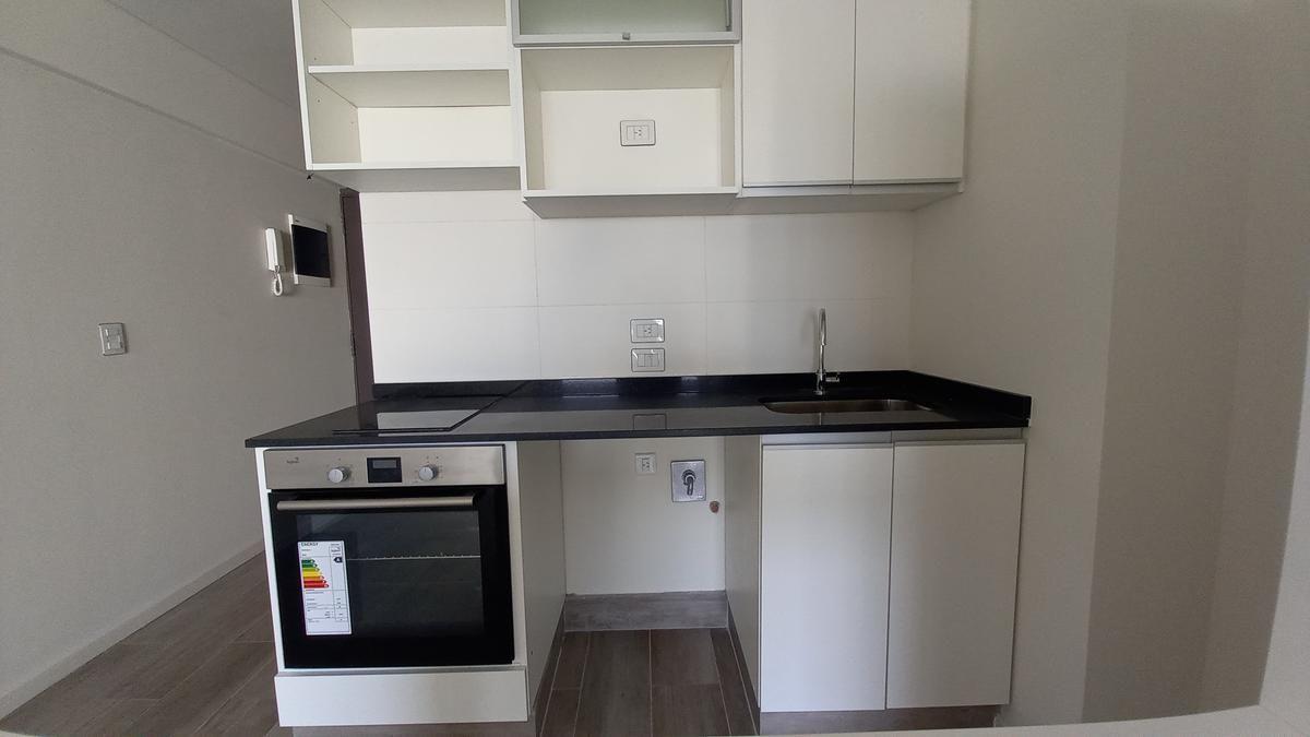 Foto de LA PATERNAL - VENTA - AV SAN MARTIN 2300 - 2 AMBIENTES CON BALCON CON, imagen 3