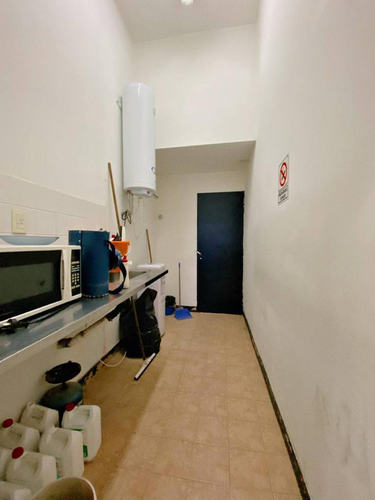 Importante Local y Centro de Distribucion en Venta 3
