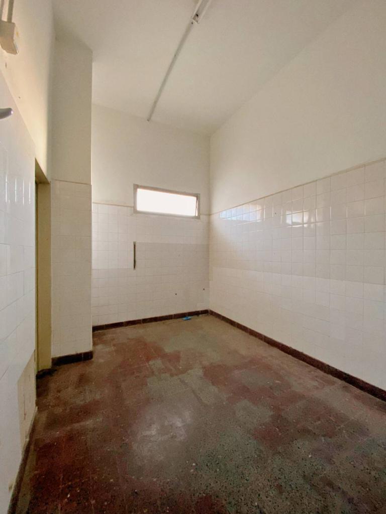 Importante Local y Centro de Distribucion en Venta 4