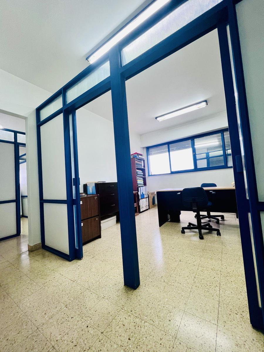 Excelente Oficina en Alquiler 2