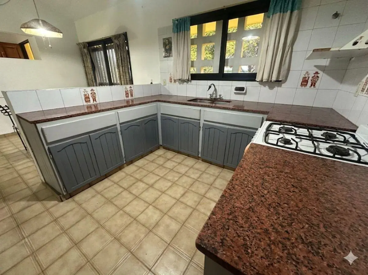 VENTA DE CASA EN BARRIO GRANJA DE CLARET - 3 DORM. 2