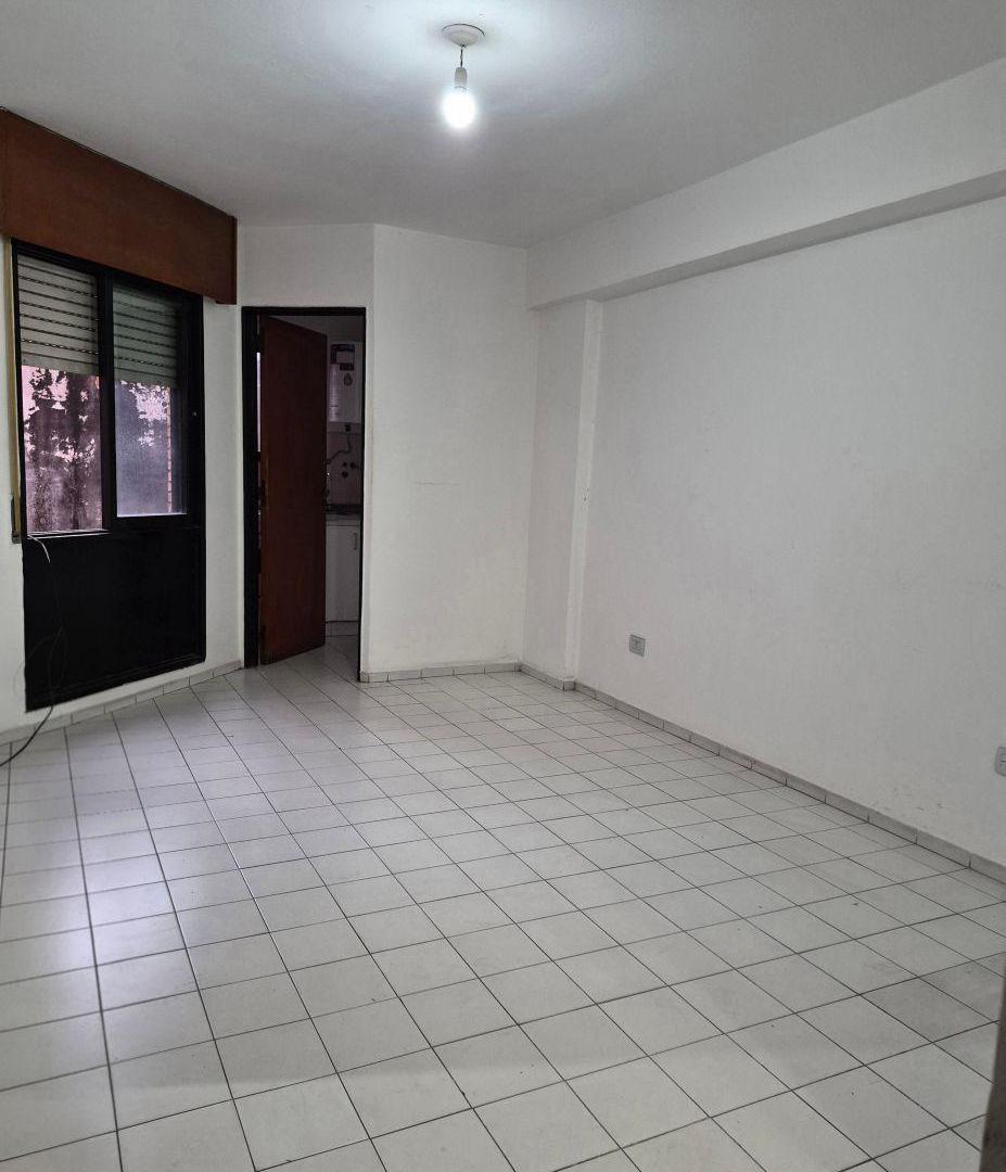 Foto de ALQUILER DE DEPARTAMENTO EN BARRIO ALBERDI - UN DORMITORIO., imagen 3