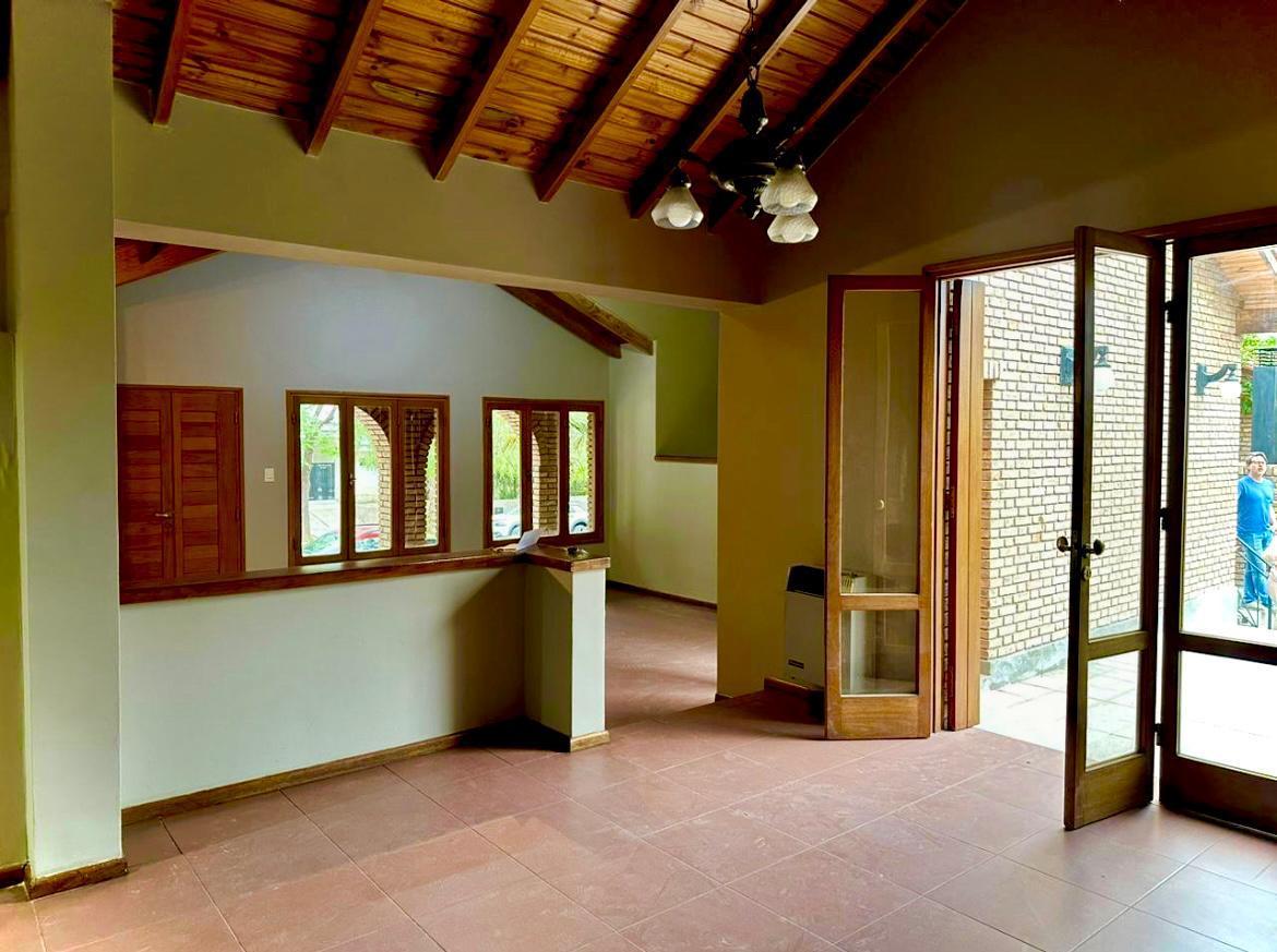 Se Vende Casa en Bº Dalvian Desarrollada en Una Planta 4