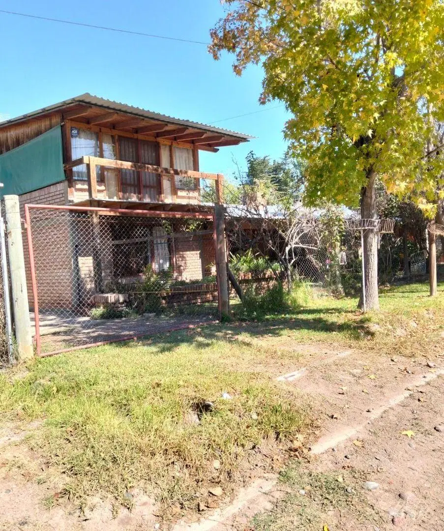 SE VENDE CASA CON 2 CABAÑAS EN LUNLUNTA, MAIPÚ, MENDOZA 4