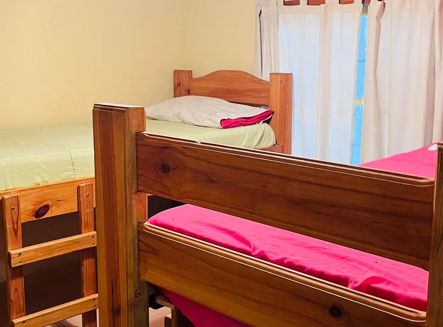 SE VENDE COMPLEJO DE 5 CABAÑAS CON PISCINA EN EL CARRIZAL MENDOZA SOBRE RP 16 5