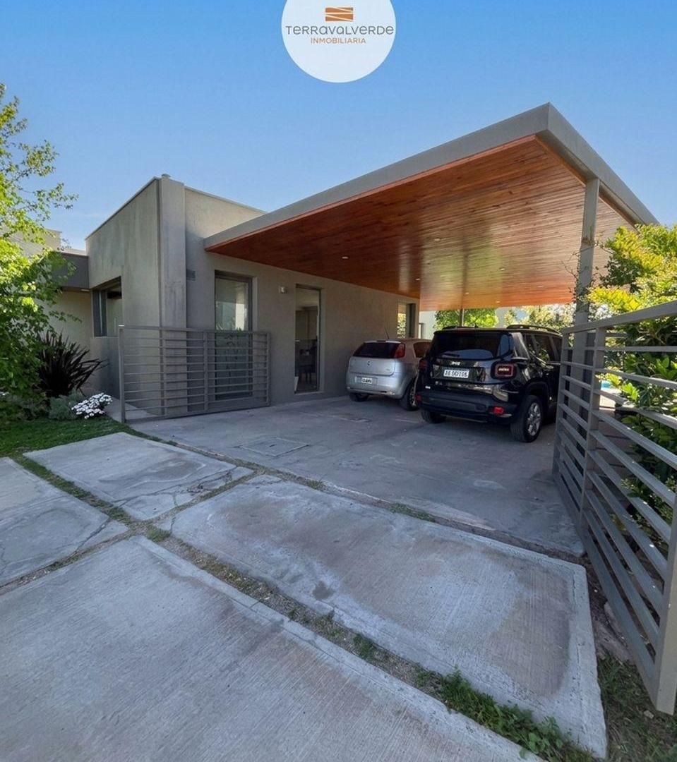 Foto de SE VENDE CASA EN Bº LAS CORTADERAS 2 CON PISCINA, GUAYMALLEN, MENDOZA, imagen 1