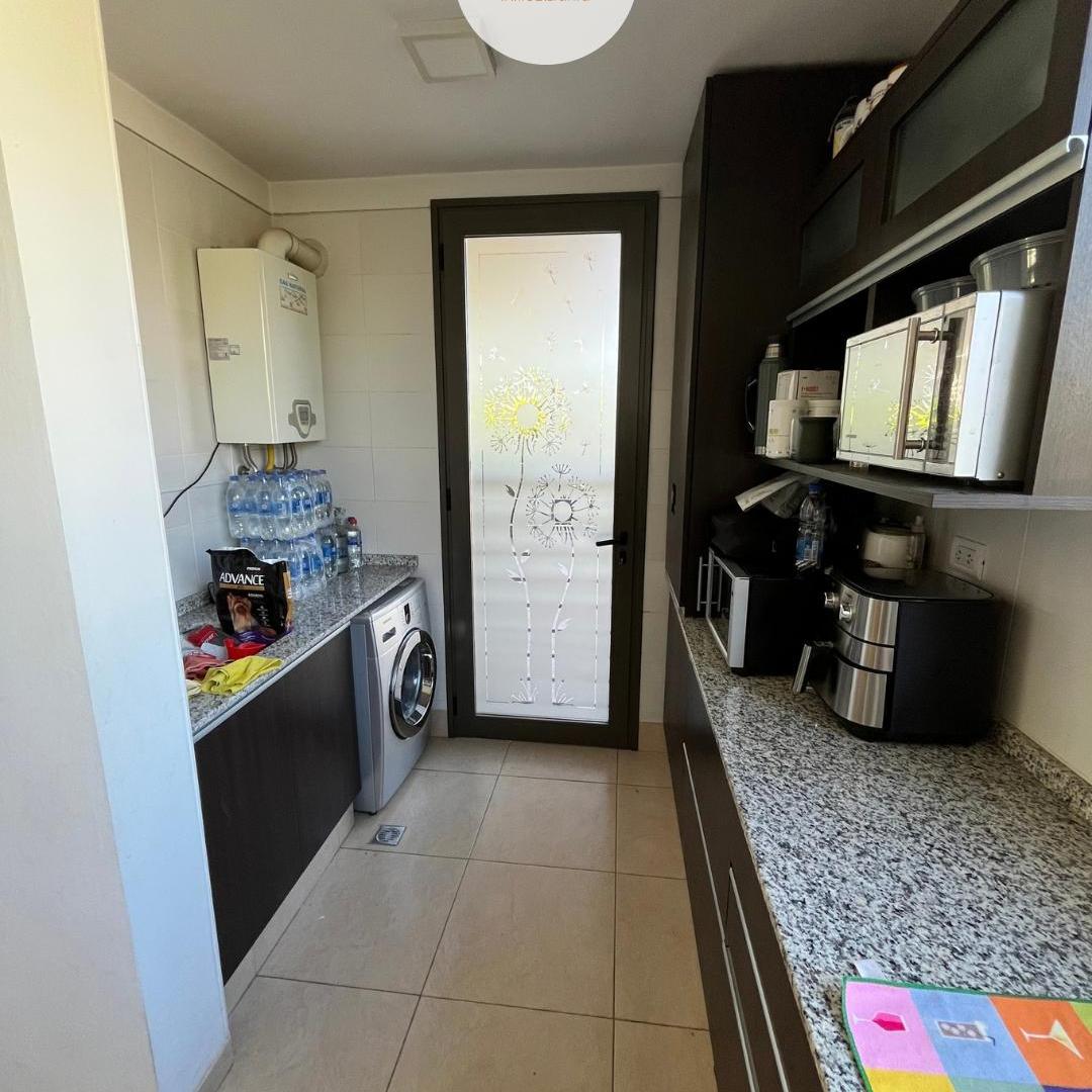 Foto de SE VENDE CASA EN Bº LAS CORTADERAS 2 CON PISCINA, GUAYMALLEN, MENDOZA, imagen 3