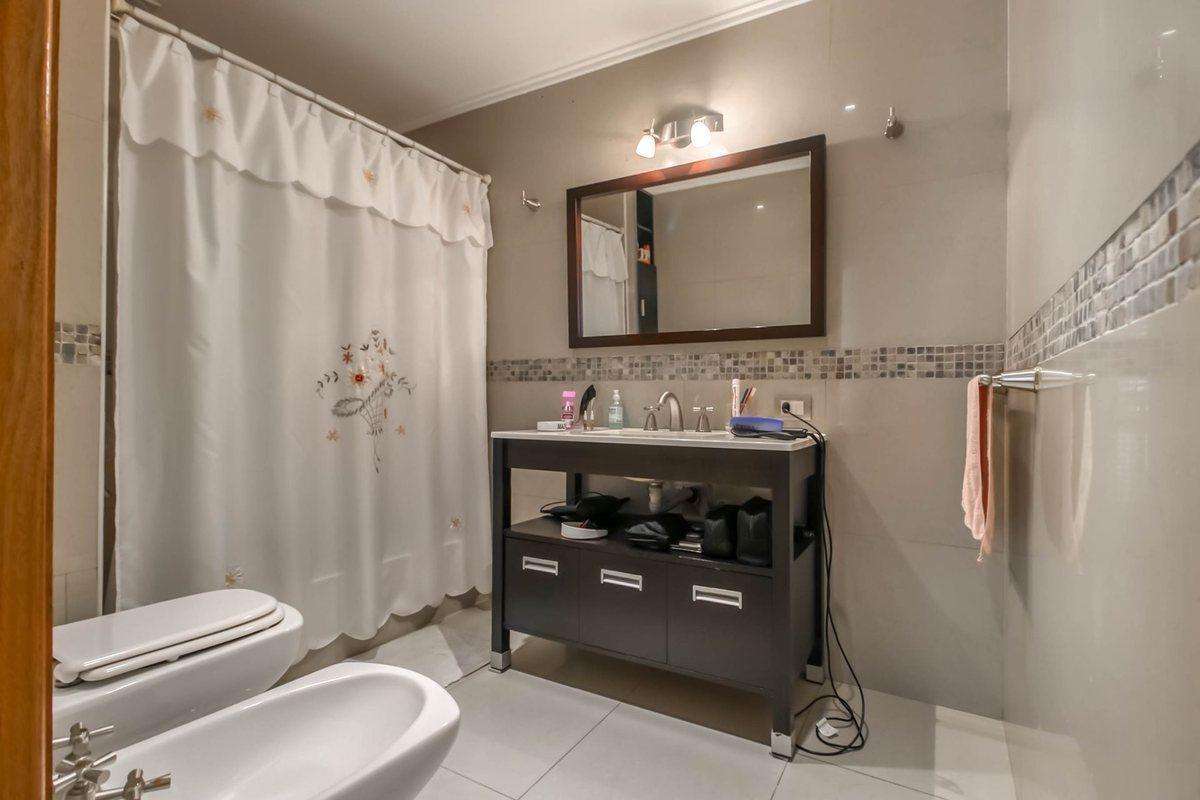 Departamento Piso en Venta La Plata 4 Dorm. 2