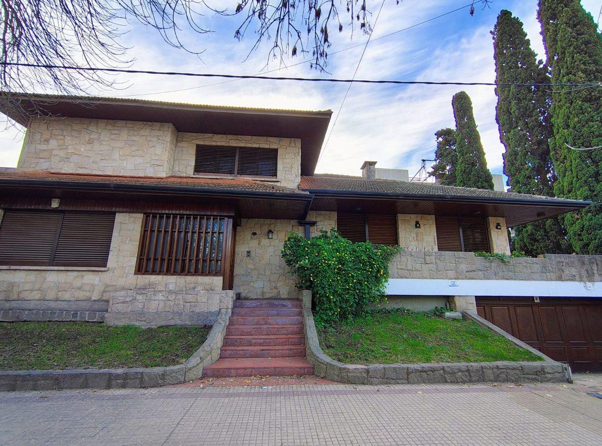 Casa de 4 dormitorios en venta en la Plata