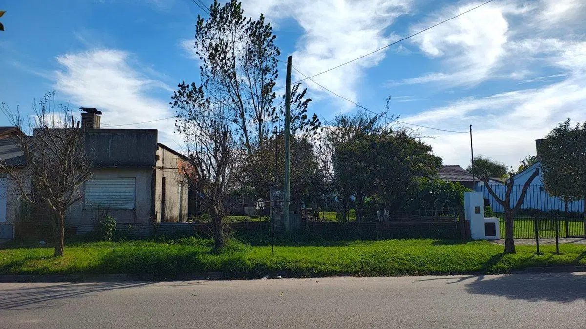 Casa 1 Dormitorio en Venta en Dolores amplio Lote 3