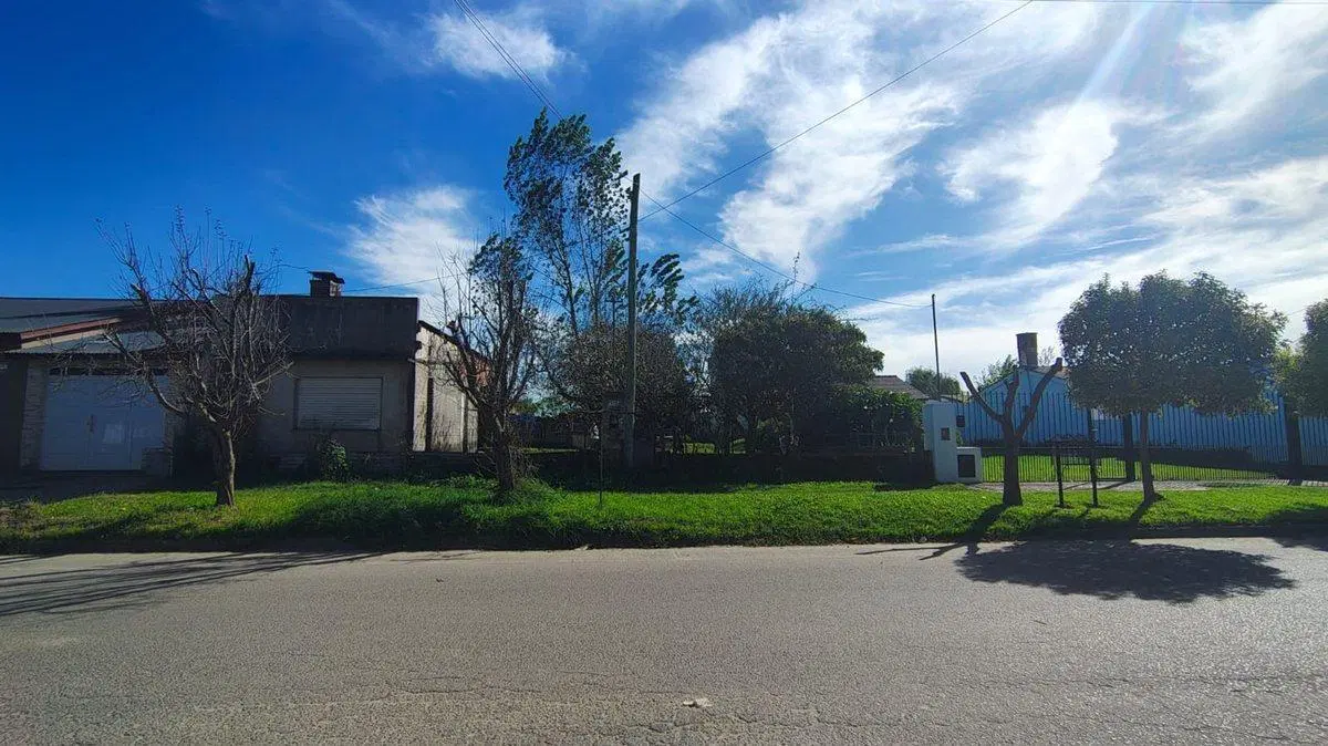 Casa 1 Dormitorio en Venta en Dolores amplio Lote 2