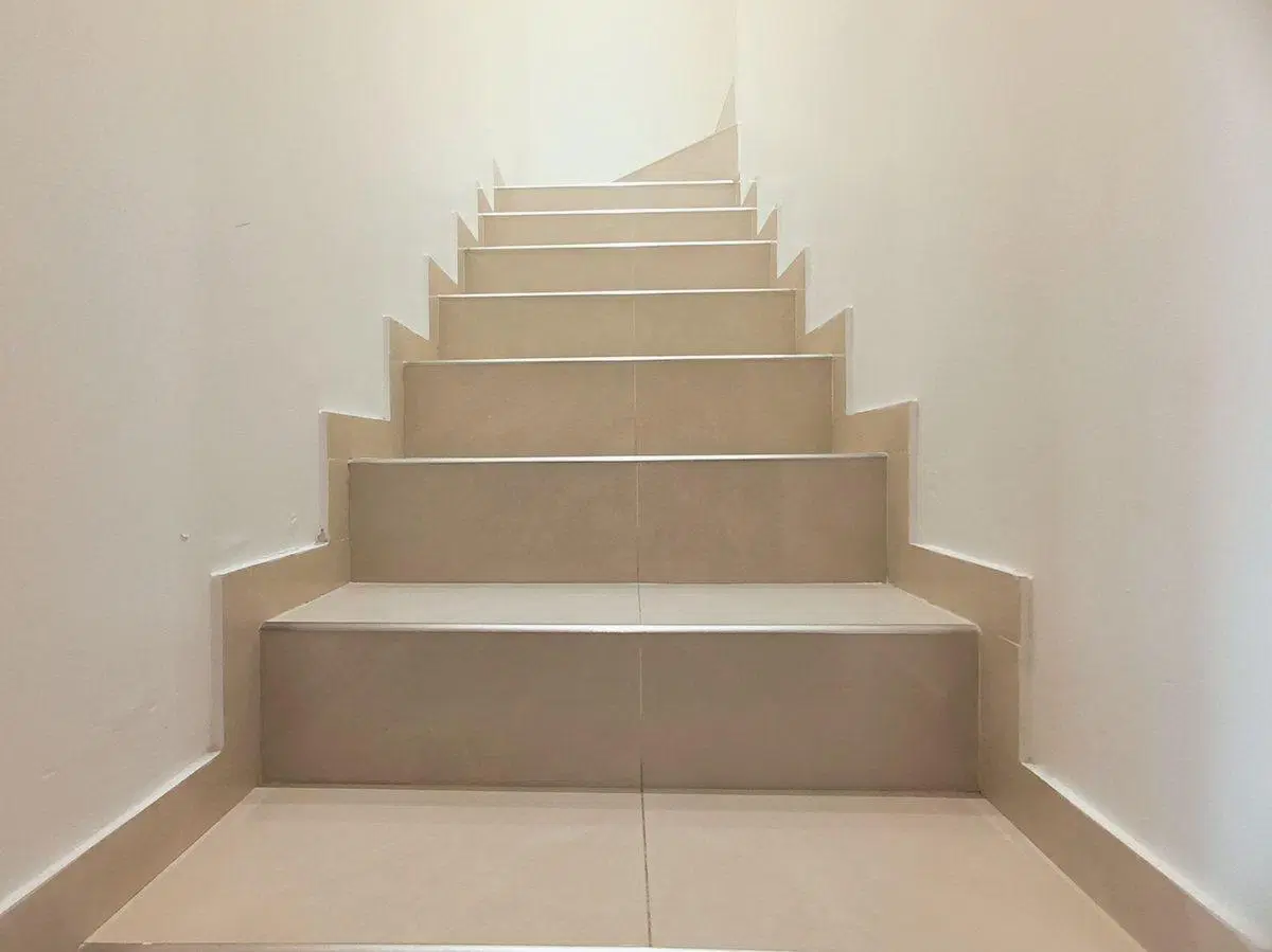 CASA EN VENTA 4 DORMITORIOS EN CITY BELL+ PILETA 2